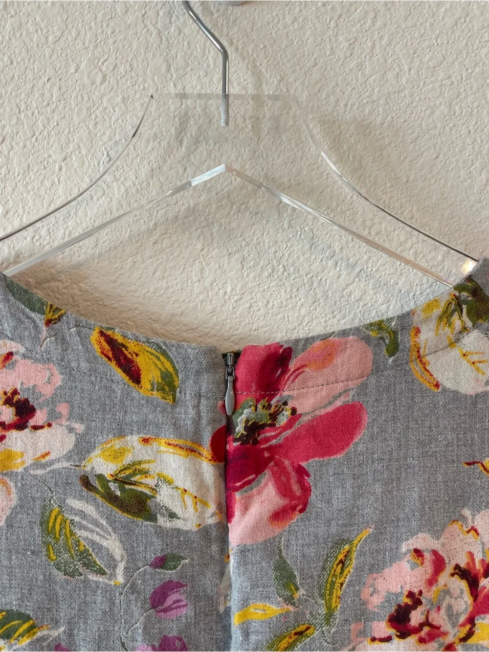 GAP charming gray